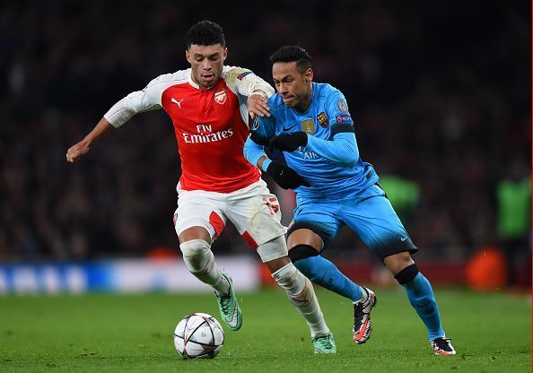 Arsenal FC v FC Barcelona - UEFA Champions League Round of 16: First Leg