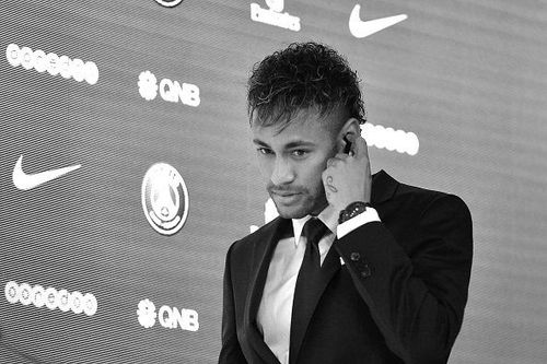 Neymar Signs For PSG