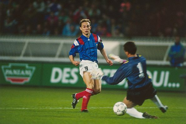 Soccer - Jean-Pierre Papin : News Photo