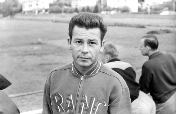 Just Fontaine wearing the French team : News Photo