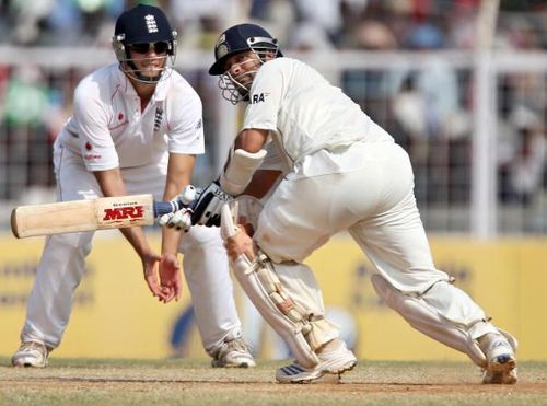 England cricketer Alastair Cook (L) look : News Photo