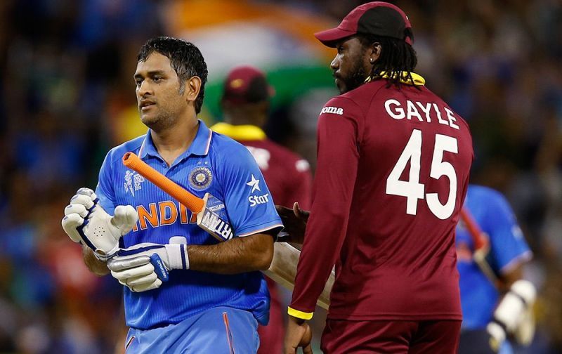 Chris Gayle congratulates MS Dhoni after India&#039;s win