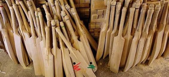 Bat manufacturing in the late 1900s became an art. Credits: Play Better Cricket