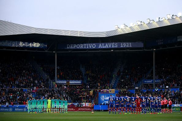 Deportivo Alaves v FC Barcelona - La Liga