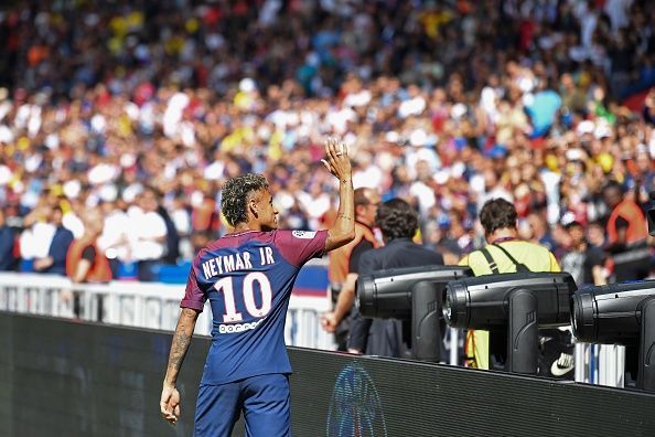 Neymar loyalty bonus Barcelona PSG