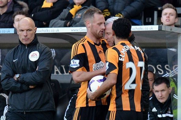 Alan Pardew headbutts David Meyler