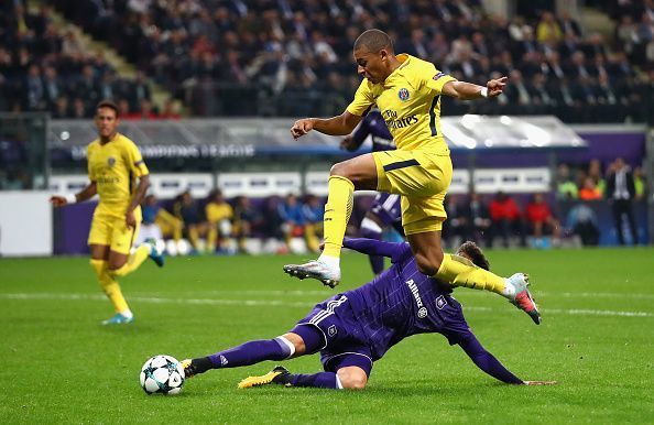 RSC Anderlecht v Paris Saint-Germain - UEFA Champions League