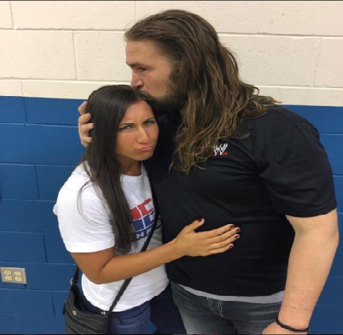 Kassius Ohno is dating Paul Ellering&#039;s Daughter 