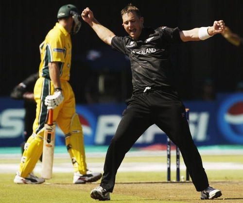 Shane Bond of New Zealand celebrates