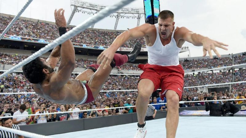 Rob Gronkowski drops Jinder Mahal with a Shoulder Block