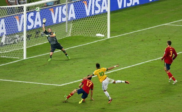 Neymar scores from an amazing left-footed shot as Brazil beats Spain in the Confederations Cup final