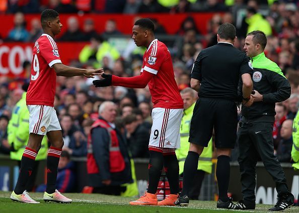 Manchester United v Aston Villa - Premier League