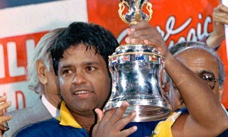 Arjuna Ranatunga with the 1996 World Cup trophy. 