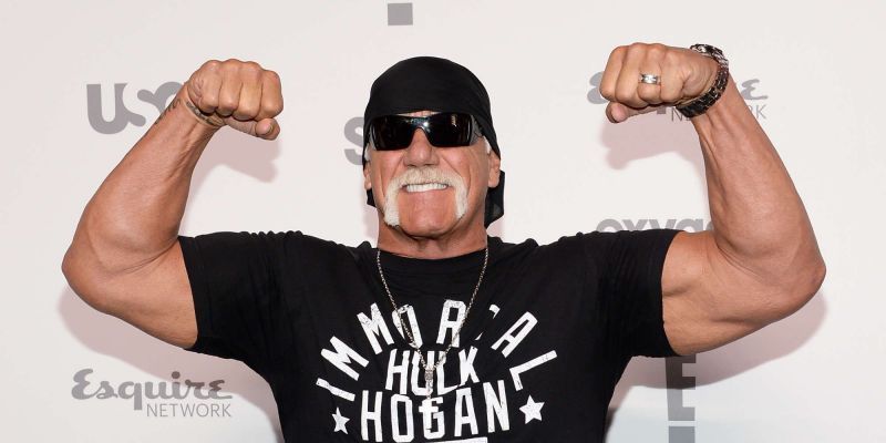 Hulk Hogan posing in front of cameras