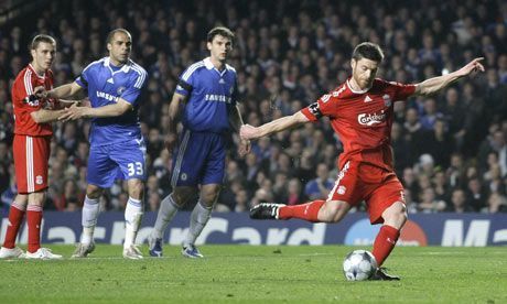 Xabi Alonso converting the penalty