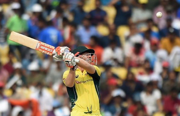 Warner was in a destructive mood in at RCB&#039;s home ground