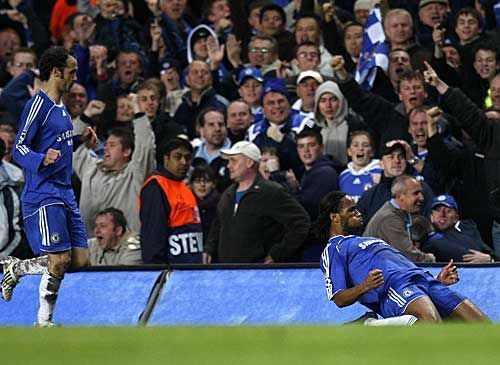 Didier Drogba celebrates after scoring his side&#039;s third goal