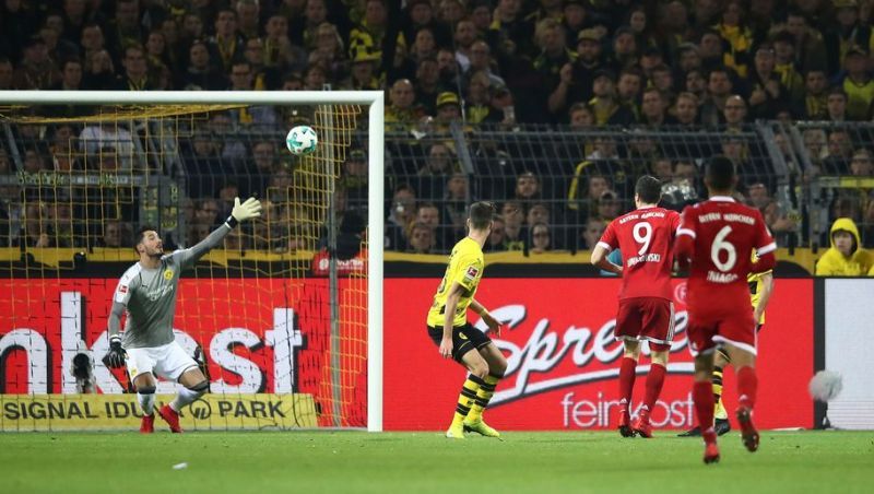 Robert Lewandowski doing a Cristiano Ronaldo with a sweet backheel