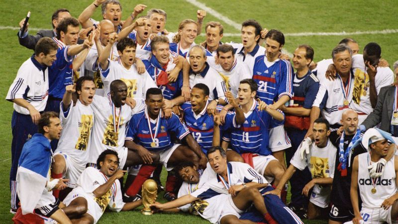 The victorious Les Bleus side of 1998 were one of the forerunners of the 4-2-3-1 formation