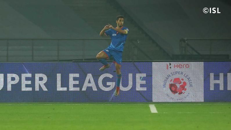 Coro is leading the race for the golden boot (Photo: ISL)