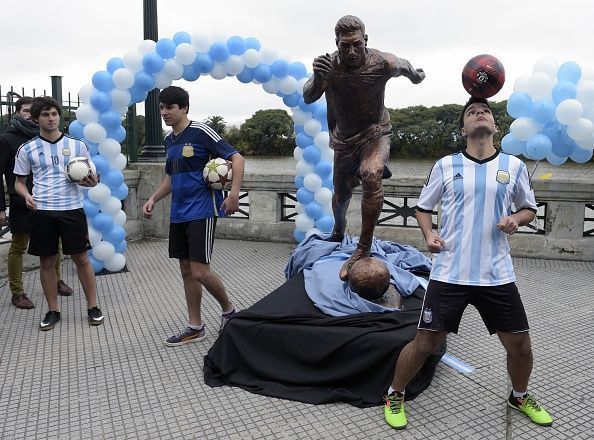 Lionel Messi statue