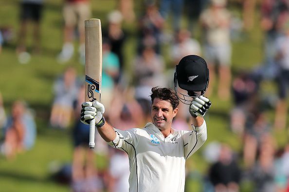 Colin de Grandhomme contributed with the bat and ball