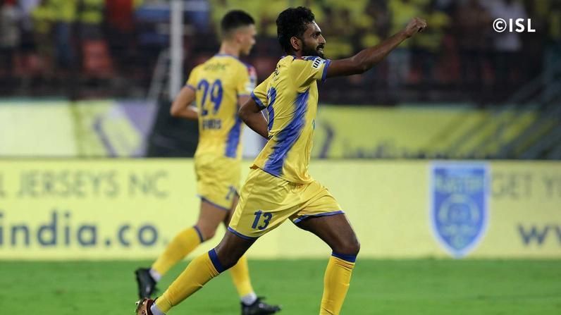 Vineeth returned from his suspension in style (Photo: ISL)