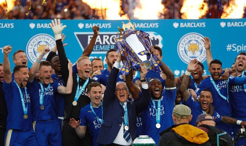 Leicester City with the 2015/16 Premier League trophy.