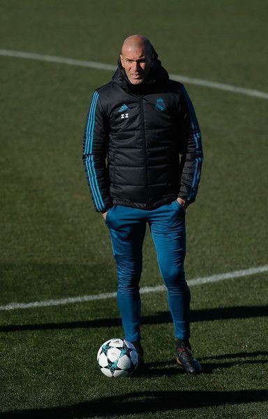 Zinedine Zidane, Manager of Real Madrid looks on during a Real Madrid training session at Valdebebas training ground on December 5, 2017 in Madrid, Spain. (Dec. 4, 2017 - Source: Gonzalo Arroyo Moreno/Getty Images Europe)
