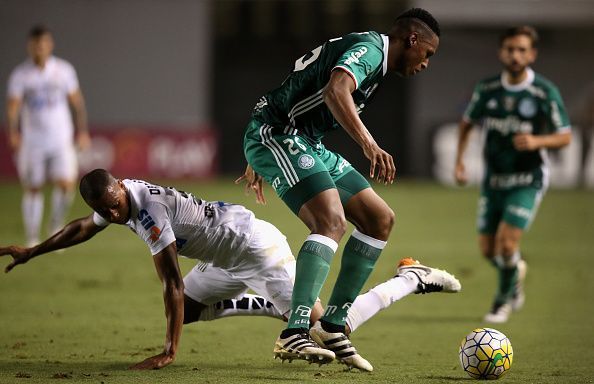 Santos v Palmeiras - Brasileirao Series A 2016