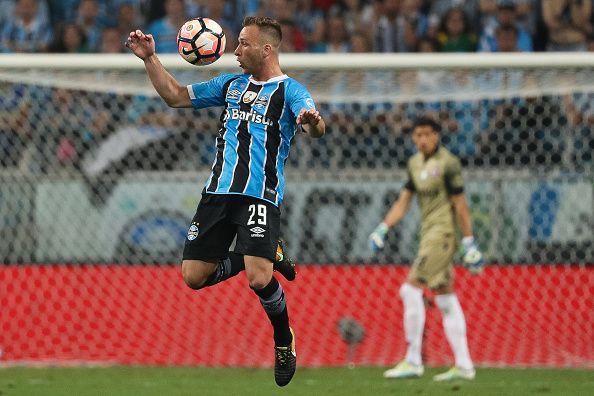 Gremio v Lanus - Copa Bridgestone Libertadores 2017 Final