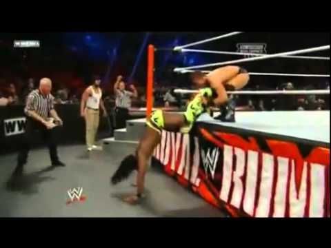 Kofi Kingston saving himself from getting eliminated