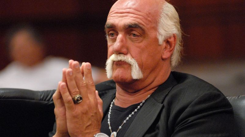 Hulk Hogan just cannot avoid controversy