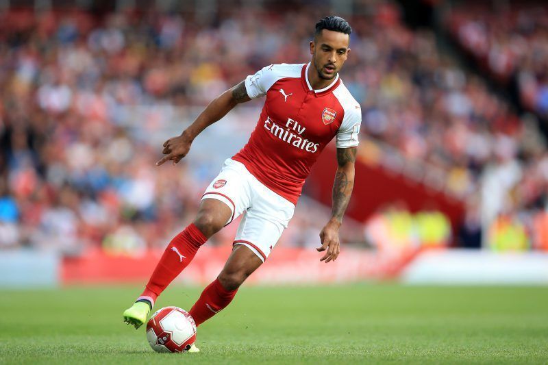 It&#039;s time for Walcott to follow the footsteps of Van Persie and Fabregas and head through the exit door