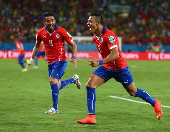 Chile v Australia: Group B - 2014 FIFA World Cup Brazil