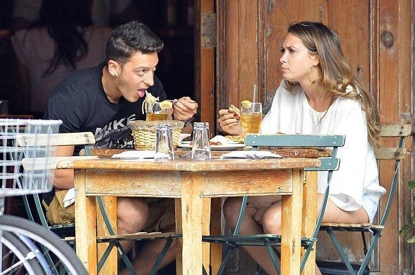 Ozil eating his favourite Turkish Food