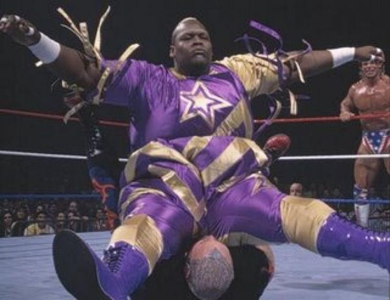 Mabel flattening his opponent Bam Bam Bigelow