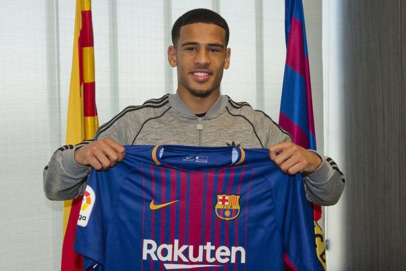 Barcelona sign McGuane from Arsenal