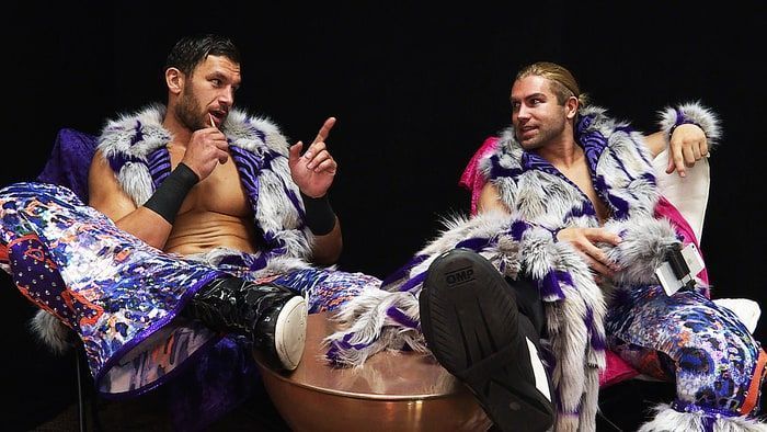 Breezango Sharing a chat