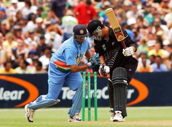 India&#039;s wicketkeeper Rahul Dravid attempts an unsu