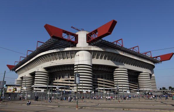 Inter Milan v Barcelona - UEFA Champions League