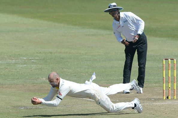 South Africa v Australia - 1st Test: Day 2