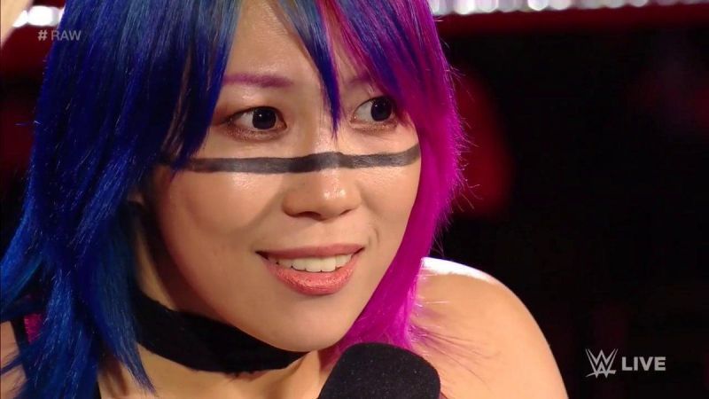 Look out Asuka...there&#039;s a Queen who wants your neck