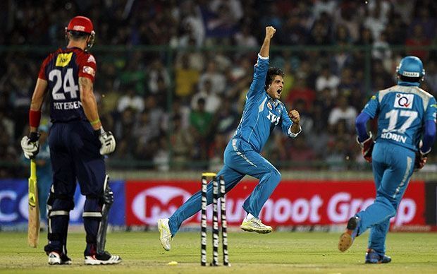 Ganguly celebrating Pietersen&#039;s wicket