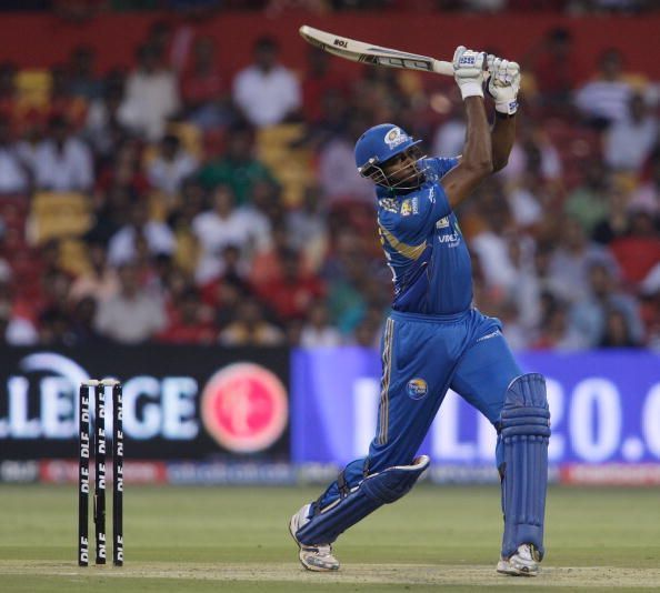 Royal Challengers Bangalore v Mumbai Indians - IPL : News Photo