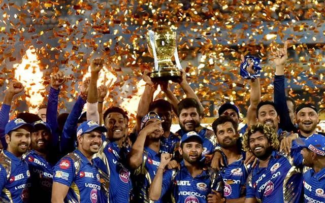 Mumbai Indians celebrating after winning the IPL-2017 trophy