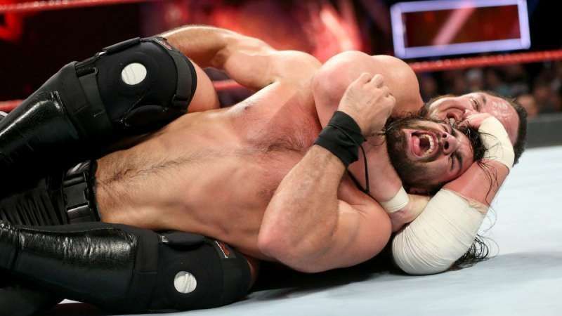 Will Seth Rollins be the one in clutch this Sunday?