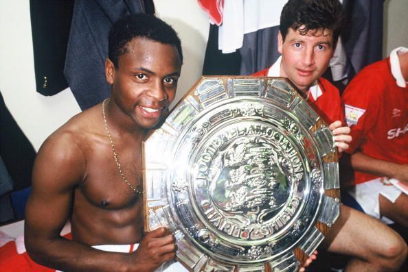 Manchester United win Charity Shield 1993