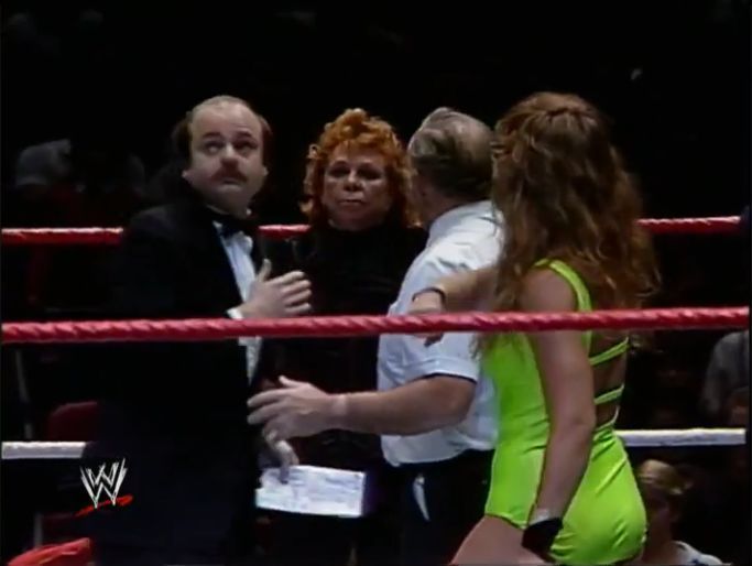 Wendi Richter lost her title to a masked Fabulous Moolah in a taped segment.
