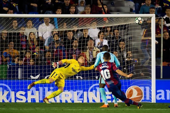 Levante v Barcelona - La Liga